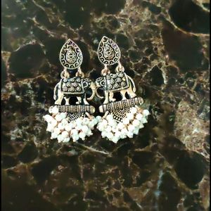 Oxidized silver elephant earrings